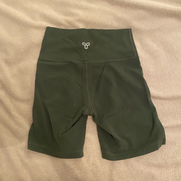 TnaBUTTER bike shorts - dark green - Picture 2 of 5